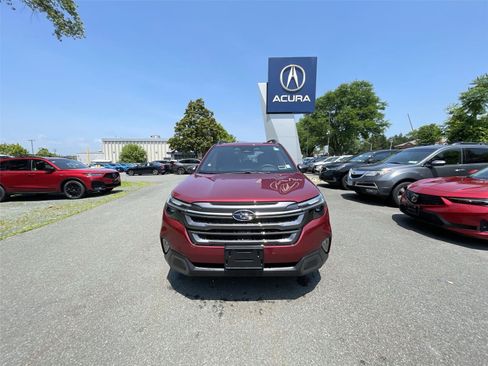 Used 2025 Subaru Forester Limited AWD/4WD image 28