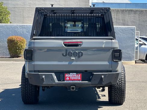 Used 2022 Jeep Gladiator Sport AWD/4WD image 8