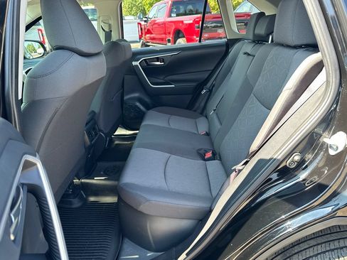 Used 2023 Toyota RAV4 XLE AWD/4WD image 15