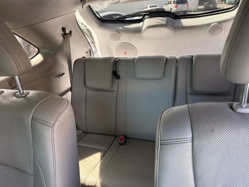 Used 2014 Toyota Highlander Limited image 12