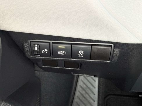 Used 2026 Toyota Corolla Cross LE FWD image 24
