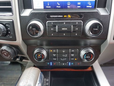 Used 2019 Ford F150 King Ranch w/ Equipment Group 601A Luxury AWD/4WD image 12