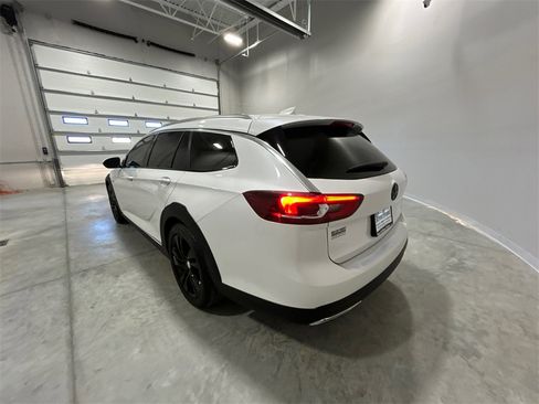 Used 2019 Buick Regal Preferred image 8