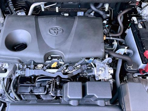 Certified 2025 Toyota RAV4 XLE AWD/4WD image 33