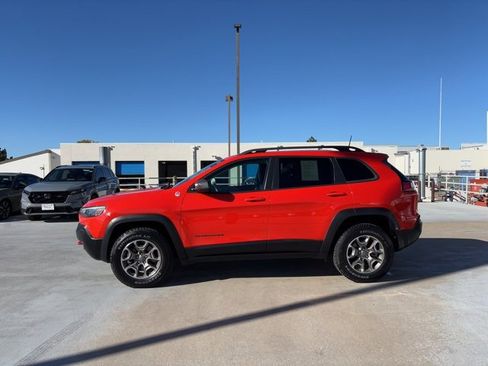 Used 2021 Jeep Cherokee Trailhawk image 5