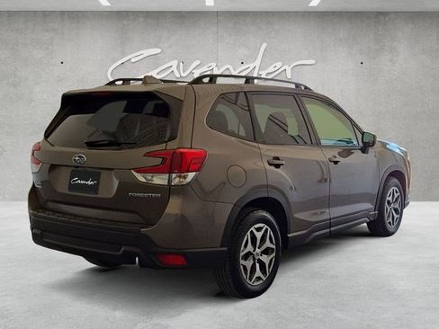 Used 2022 Subaru Forester Premium image 19