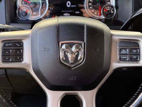 Used 2015 RAM 2500 Laramie w/ Black Appearance Group AWD/4WD image 43