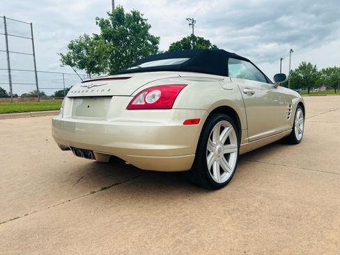 Used 2006 Chrysler Crossfire Limited image 24