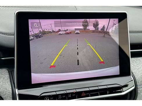 Used 2024 Jeep Compass Latitude image 21