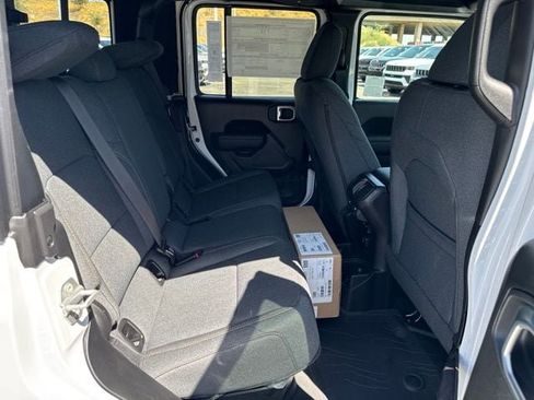 New 2026 Jeep Gladiator Sport AWD/4WD image 27