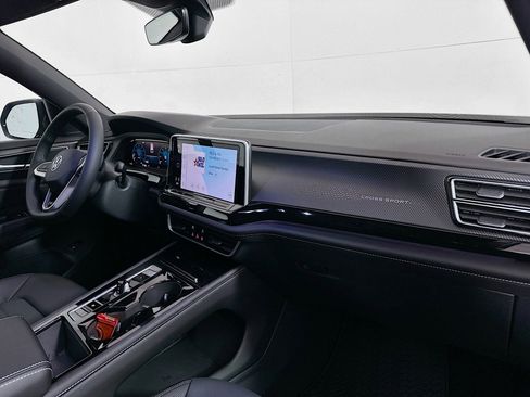 Used 2025 Volkswagen Atlas Cross Sport SEL R-Line image 29