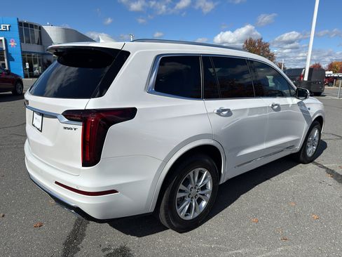 Used 2025 Cadillac XT6 Luxury image 7