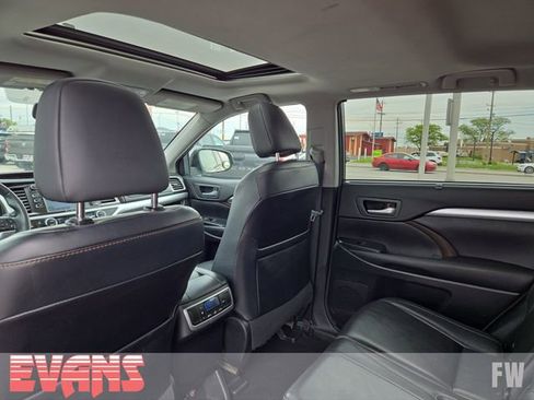 Used 2016 Toyota Highlander XLE AWD/4WD image 26