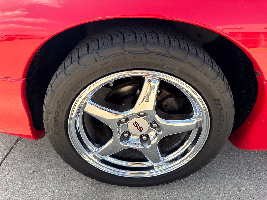 Used 1996 Chevrolet Camaro Z28 RWD image 6