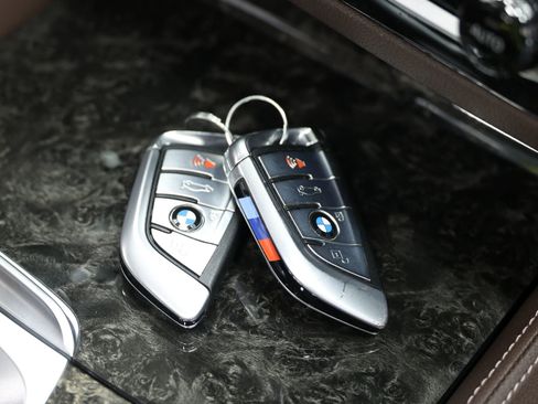 Used 2018 BMW M550i xDrive image 5