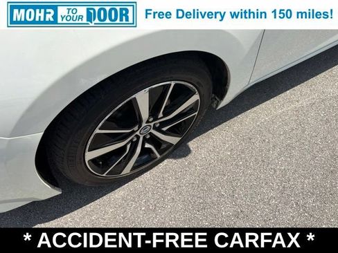 Used 2022 Nissan Maxima SV w/ Floor Mat Group FWD image 11
