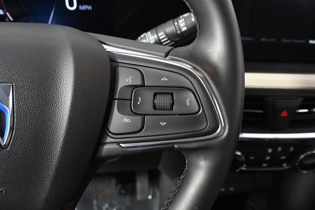 Used 2025 Buick Encore GX Sport Touring w/ Advanced Technology Package AWD/4WD image 33