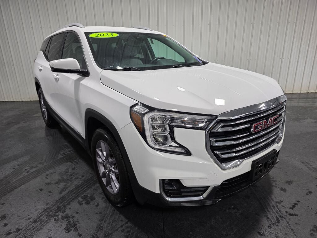 Used 2023 GMC Terrain SLT w/ Infotainment Package II AWD/4WD image 2