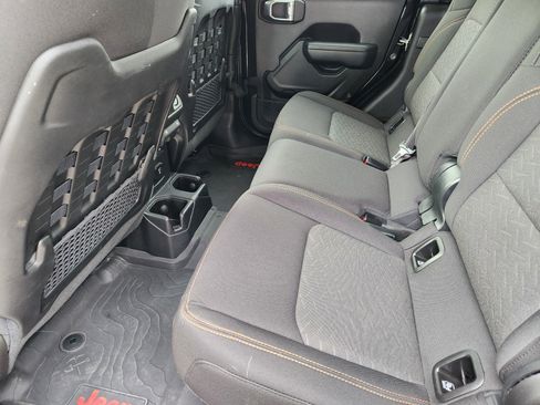 Used 2023 Jeep Gladiator Mojave image 30