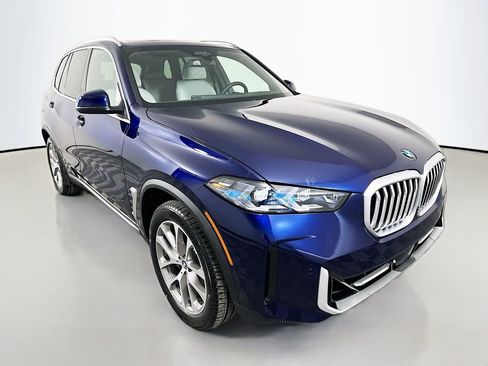 New 2026 BMW X5 xDrive40i w/ Executive Package image 3