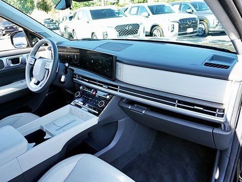 Certified 2025 Hyundai Santa Fe Calligraphy image 11