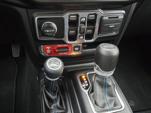 Used 2022 Jeep Wrangler Unlimited Rubicon 4xe image 20