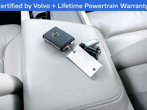 Used 2023 Volvo XC60 B5 Plus w/ Protection Package Premier image 14