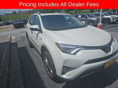 Used 2018 Toyota RAV4 Limited AWD/4WD image 7