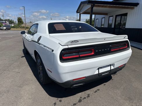 Used 2018 Dodge Challenger GT image 10
