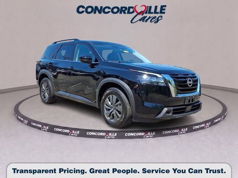 Certified 2025 Nissan Pathfinder SV AWD/4WD image 1