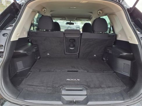 Used 2017 Nissan Rogue S image 8