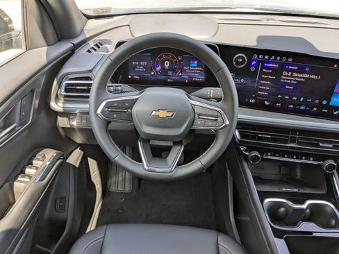 New 2025 Chevrolet Traverse LT w/ Driver Confidence Package image 11