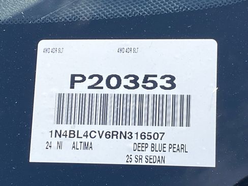 Used 2024 Nissan Altima 2.5 SR image 32