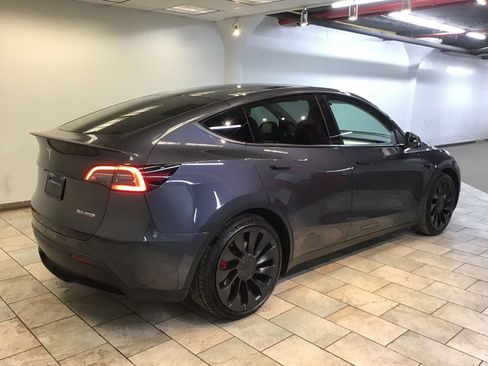 Used 2022 Tesla Model Y Performance image 5