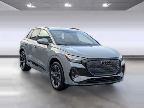 Used 2024 Audi Q4 e-tron Prestige w/ Black Optic Package image 7