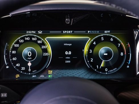 Used 2026 Aston Martin V8 Vantage Coupe RWD image 26