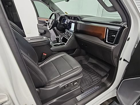 Used 2022 GMC Sierra 1500 Denali w/ Denali Reserve Package image 39