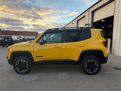 Used 2016 Jeep Renegade Trailhawk image 8