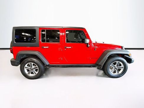 Used 2017 Jeep Wrangler Unlimited Rubicon w/ Connectivity Group AWD/4WD image 5