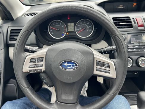 Used 2014 Subaru Forester 2.5i Premium w/ All-Weather Package AWD/4WD image 32