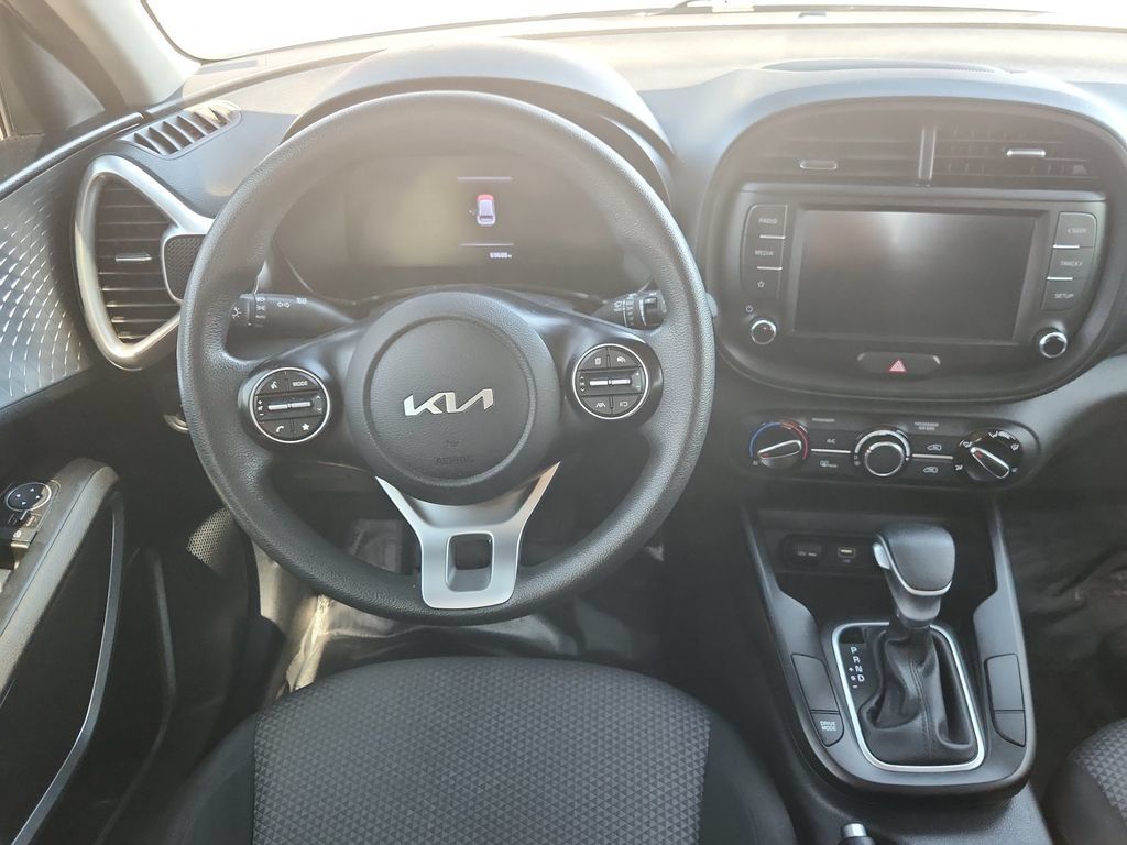 Used 2023 Kia Soul LX w/ Option Group 015 FWD image 10