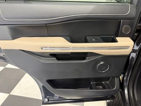 Used 2024 Ford Expedition Limited image 22