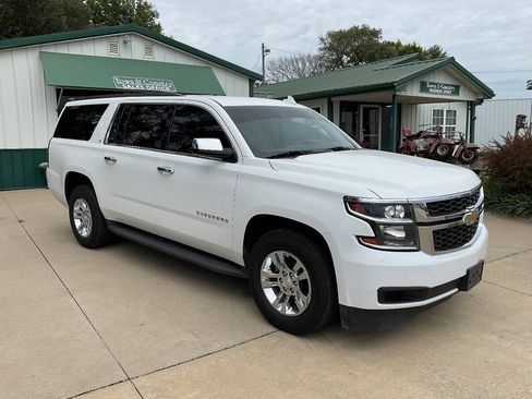 Used 2017 Chevrolet Suburban LT AWD/4WD image 3