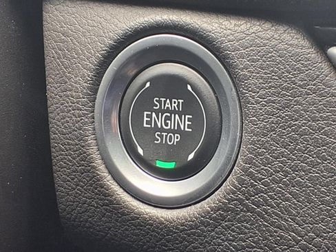 Used 2025 Cadillac XT4 Premium Luxury FWD image 11