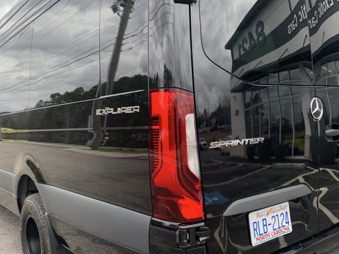 Used 2024 Mercedes-Benz Sprinter 3500 image 9