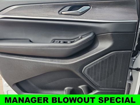 New 2026 Jeep Grand Cherokee Altitude AWD/4WD image 28