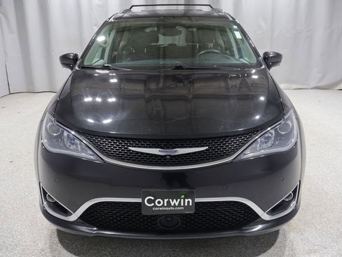 Used 2017 Chrysler Pacifica Touring-L Plus w/ Advanced Safetytec Group FWD image 6