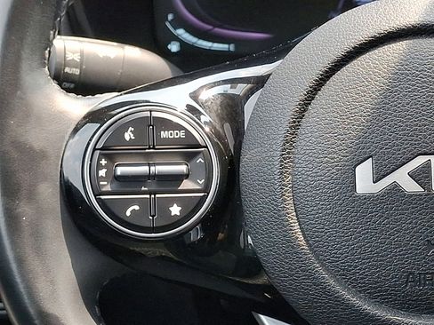 Used 2023 Kia Soul EX image 22