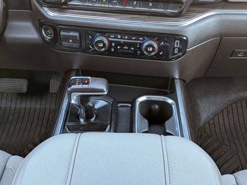 Used 2024 Chevrolet Silverado 1500 LT Trail Boss w/ Convenience Package II AWD/4WD image 18