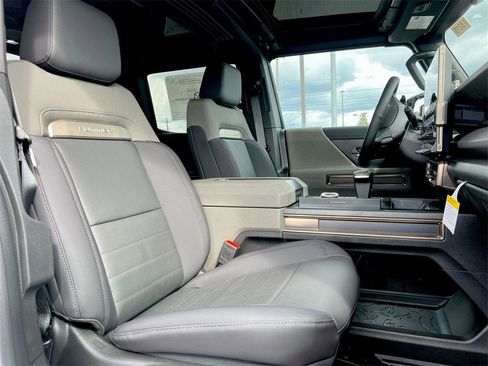 New 2025 GMC Hummer EV 2X w/ LPO, Dark Essentials Package image 21